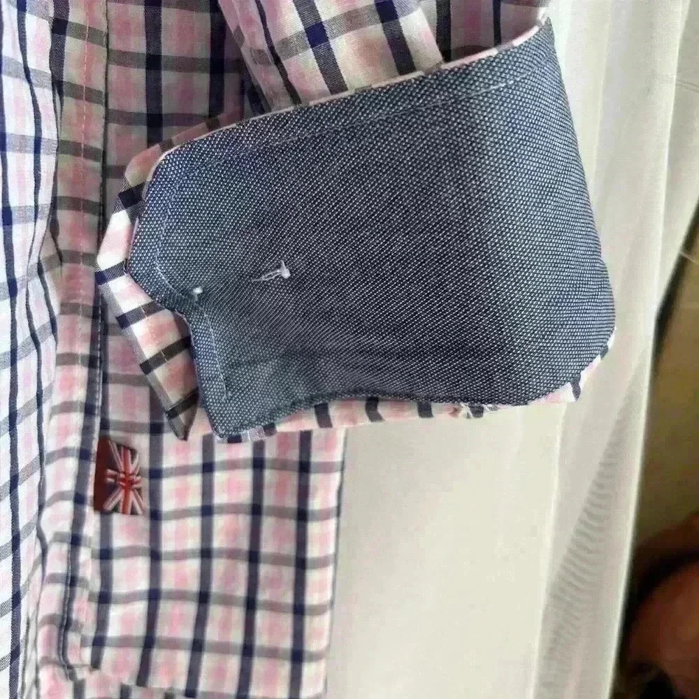 English Laundry Men’s Dress Shirt. Size 16-16.5, Large. Navy/Pink. Preowned.